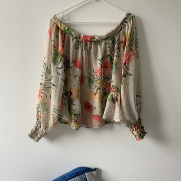 Floral blouse - Picture 2 of 3